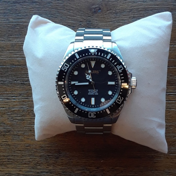 Watch - Picture 1 of 3